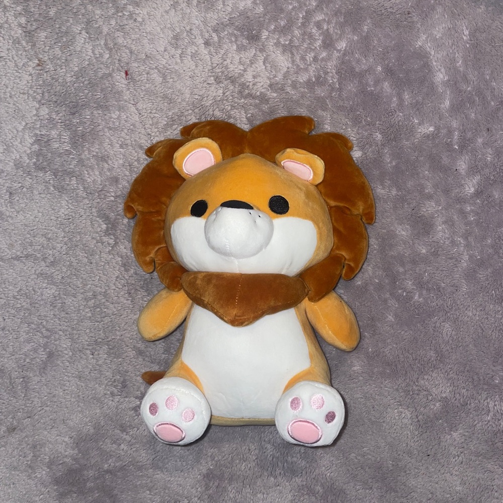lion plushee